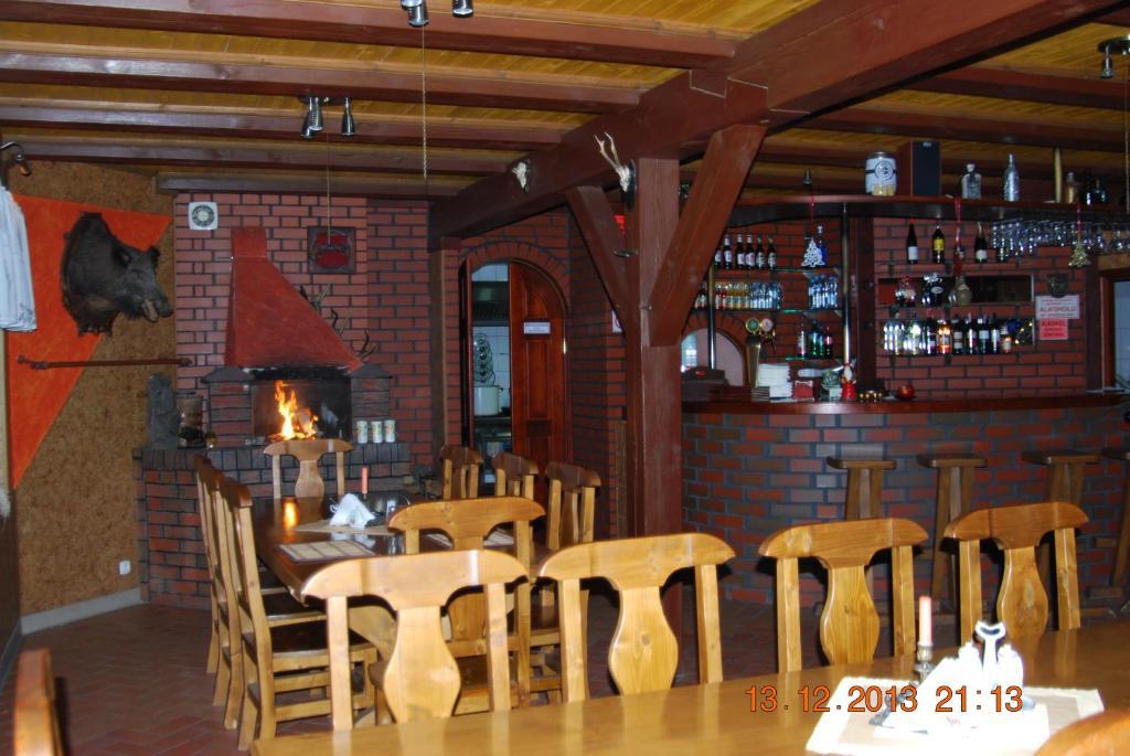 Zajazd I Restauracja "Mysliwskie Zacisze" Nikielkowo Extérieur photo